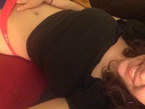 Hot Babe Flaunts Her Stunning Curves - Explicit Photo