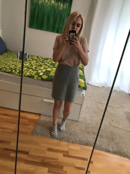 Alone Babe Takes Naked Selfie in Mirror: Explicit and Provocative Photo