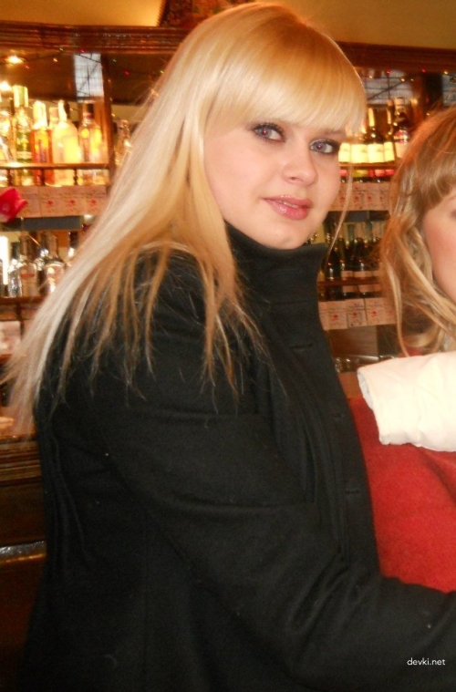 Hot Blonde's Steamy Life: Explicit Photos of a Gorgeous Bombshell