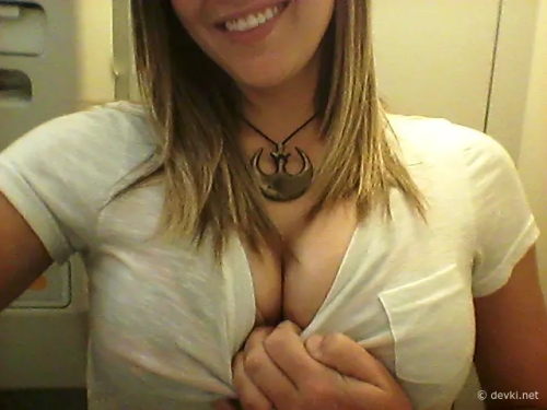 Busty beauty shows off her gorgeous natural tits