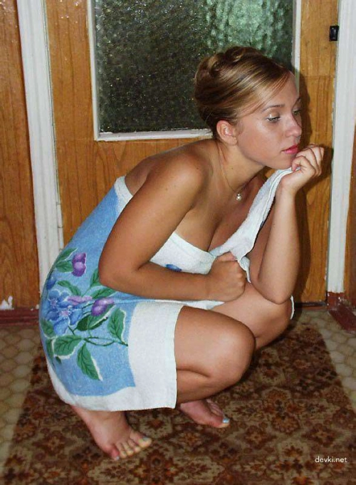 Explicit Nude Photo of Girlfriend: Naked Russian Beauty Exposed