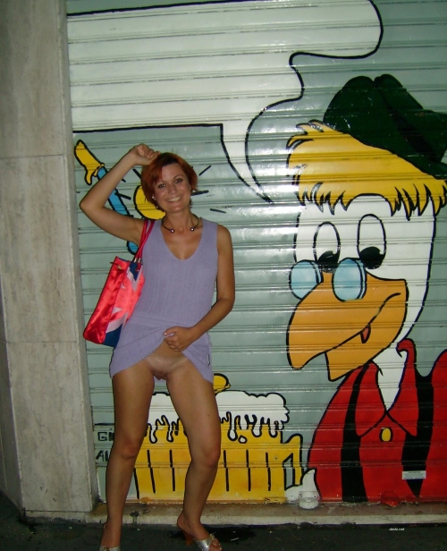 Walked Out Without Panties: Explicit Outdoor Stroll