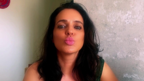 Brunette Wakes Up Craving Hard Cock in Her Hot Ass