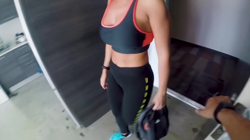 Invited Gym Stranger Uses Shower and Gets Fucked