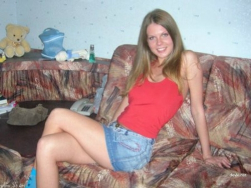 Playful Naked Girl: Bold and Explicit Photo!