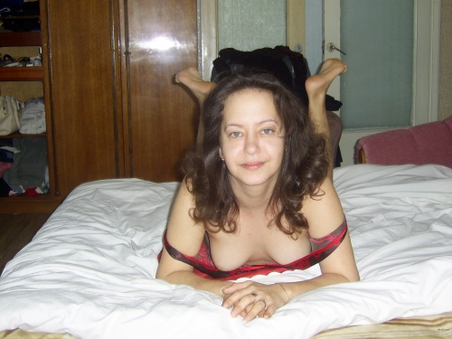 Revealing Hairy Pussy - Explicit Close-Up Photo