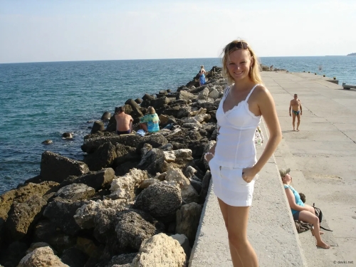 Topless Tits and Ass Flashing: Explicit Nude Show Off