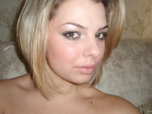 Hot Moments of a Stunning Girl: Explicit Life Scenes