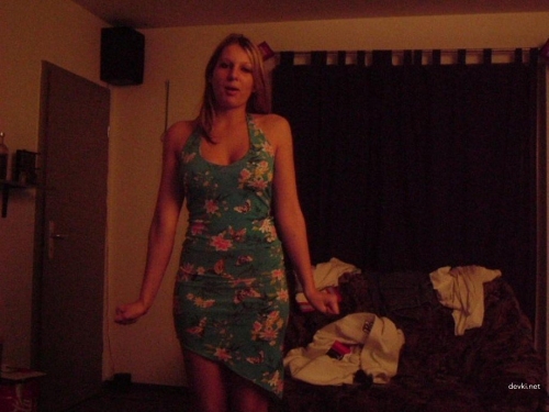 Sexy Girlfriend Poses Nude at Home - Hot Amateur Naked Photoshoot