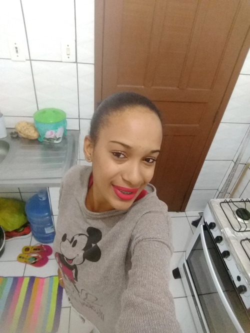 Selfie Slut Takes Naughty Photos of Herself