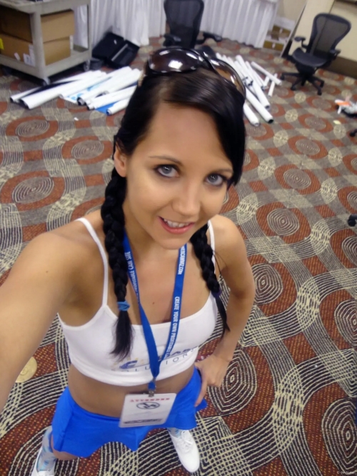 Private Cheerleader Photo: Sexy, Provocative, and Uncensored!