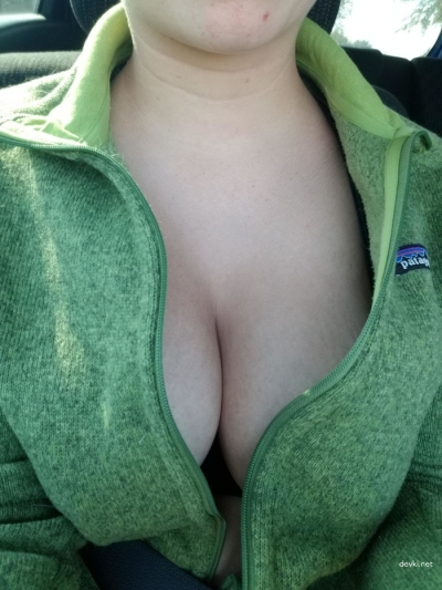 Strips naked in the car