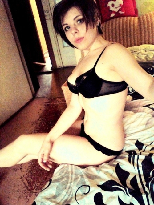 Leaked Nude Pics of Best Friend: Explicit Homemade Porn