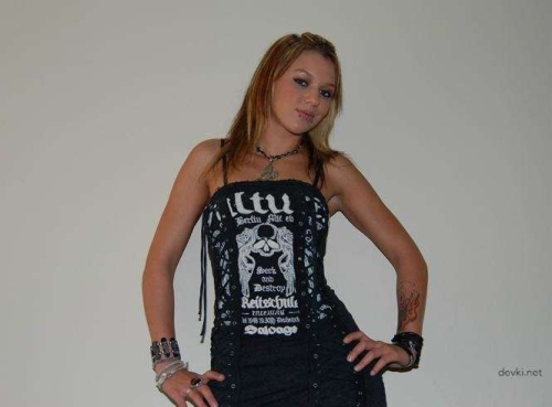 Girl with Piercings Exposes Her Holes in Explicit Close-Up