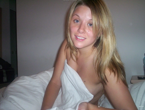 Topless Girl Relaxing: Explicit Sunbathing Exposed Beauty