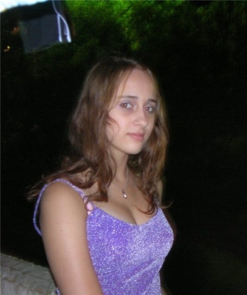 Nude Girl Photos in Home Setting: Explicit and Bold Shots