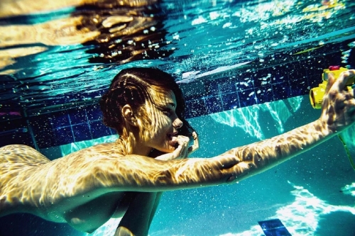 Hot and Slim Babes: Stunning and Sexy Girls in Bright Outfits