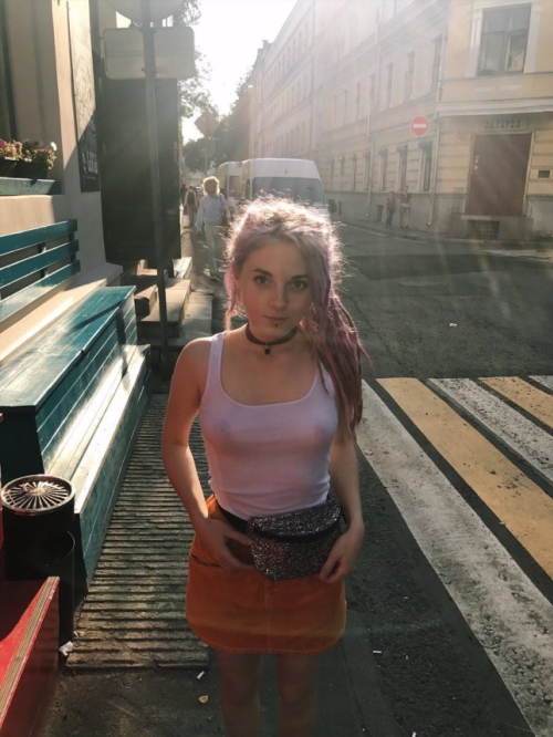 Seductive Selfies of Playful Girl with Wet Pussy