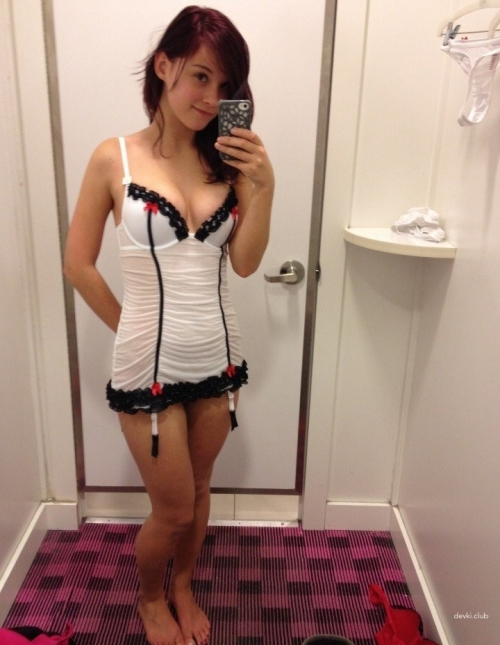 Sexy Young Beauty's Foot Fetish Photoshoot - Explicit Foot Worship Content