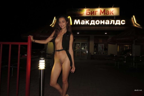 Chilled and Gorgeous: Explicit Outdoor Porn Photo Shoot