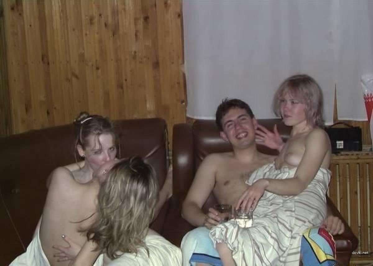 Парни с девками в бане (фото от Kent)